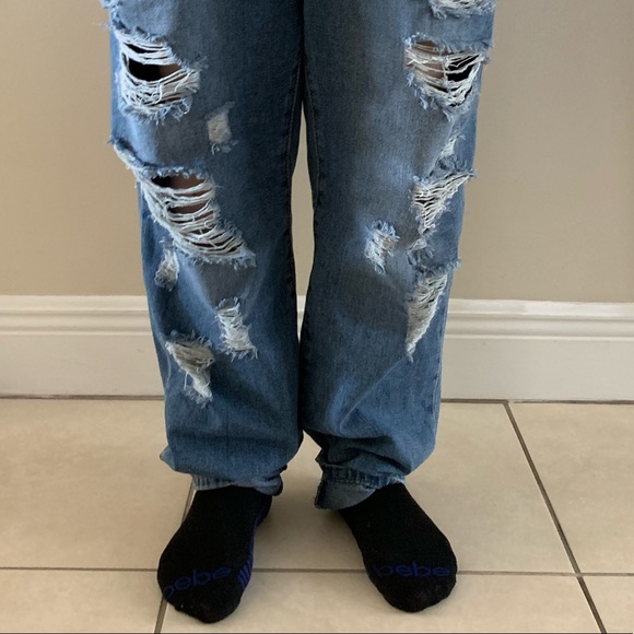 XXI Light Wash Ripped Denim Jeans - Picture 2 of 4